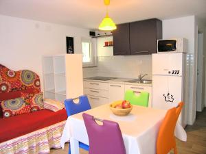 Kuchyňa alebo kuchynka v ubytovaní Apartments Ines