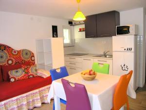Kuchyňa alebo kuchynka v ubytovaní Apartments Ines