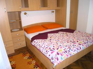 Posteľ alebo postele v izbe v ubytovaní Apartments Ines