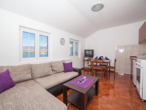 A seating area at Apartments Elena