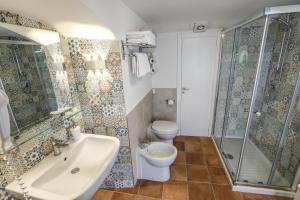 A bathroom at Antico Borgo