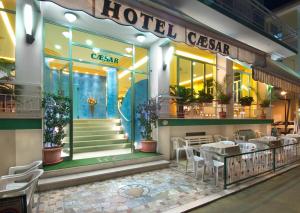 Restaurace v ubytování Hotel caesar + 19 fotografií