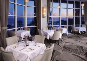 Perdido Beach Resort餐厅或其他用餐的地方
