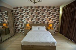 Φωτογραφία από το άλμπουμ του Ire Palace στο Μπατούμι +52 φωτογραφίες