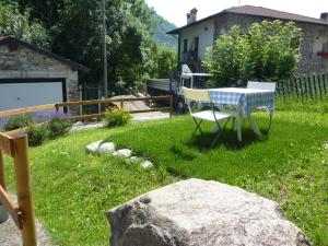 A garden outside Piccola Perla A Livo