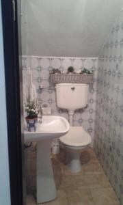 
A bathroom at Villa Brito
