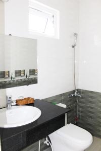 Ein Badezimmer in der Unterkunft Hoang Gia Doc Let