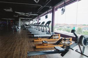The fitness centre and/or fitness facilities at Hotel Sfera