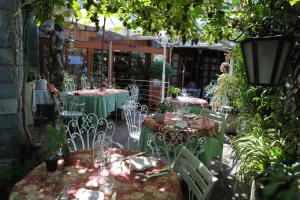 Un restaurant sau alt loc unde se poate mânca la Da O Vittorio