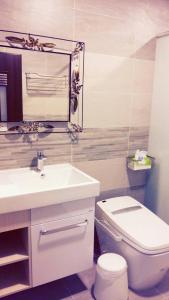 A bathroom at Warm Home