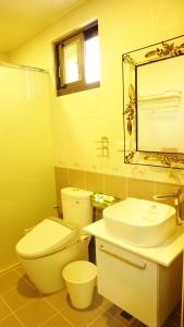 A bathroom at Warm Home