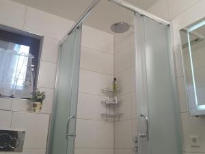 Ett badrum på Landhaus Gruden Sommerberg