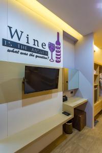 TV/trung tâm giải trí tại OneLoft Hotel
