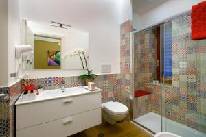 A bathroom at Cuore di Sorrento Suites