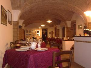 A restaurant or other place to eat at Agriturismo Le Vigne di Pace