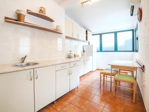 Köök või kööginurk majutusasutuses Apartment Mile