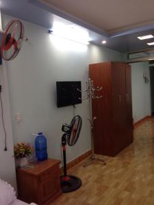 TV a/nebo společenská místnost v ubytování Binh Minh Hostel
