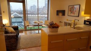 Gallery image of The Maltings Tower Bridge Apartment in London