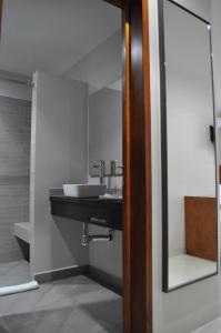 Ένα μπάνιο στο AMD Hotel