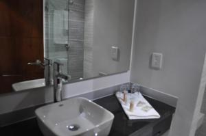 Ένα μπάνιο στο AMD Hotel