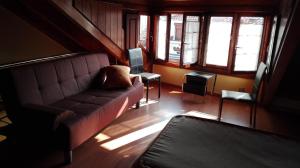 A seating area at Apartamentos Santana