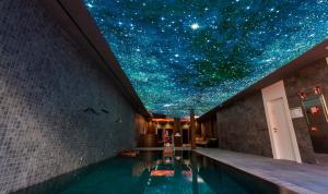 Piscina en o cerca de Hotel & Spa Ciudad de Binéfar