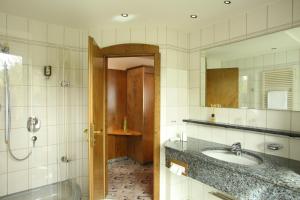 Koupelna v ubytování Hotel Brielhof + 31 fotografií