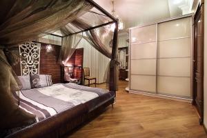 Art Deco Apartment on Kyrova 5 tesisinde bir odada yatak veya yataklar