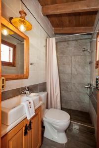 Ett badrum på Casa Eleni