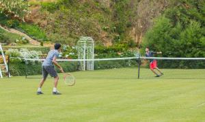 Tenis a/nebo squash v ubytování Langdale Boutique Hotel by Amaya nebo okolí