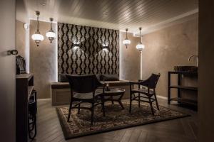 Posezení v ubytování Boutique Hotel Yöpuu