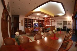 The lounge or bar area at Hotel St.Florian Sturovo