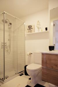 Et badeværelse på Alfama Apartment Rose - Sardinha