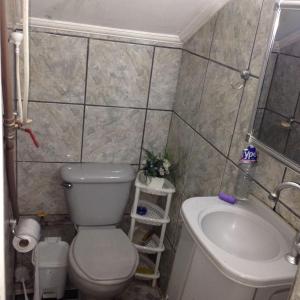 Un baño de Residencia familiar 13 fotos más