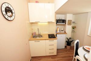 Kuchyňa alebo kuchynka v ubytovaní Top Center Zadar Studio Apartments