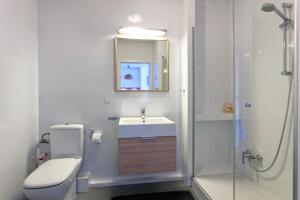 Apartment Wrzosowy tesisinde bir banyo