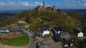 Pohľad z vtáčej perspektívy na ubytovanie DF am Ring Nürburg