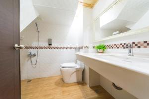 Koupelna v ubytování W Hostel
