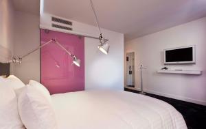 Postel nebo postele na pokoji v ubytování Color Design Hotel