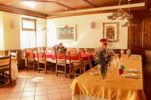Restoran või mõni muu söögikoht majutusasutuses Locanda Aurora B&B