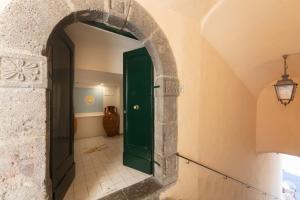 A bathroom at Dimore De Luca