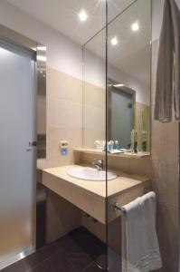 A bathroom at Hotel Miau
