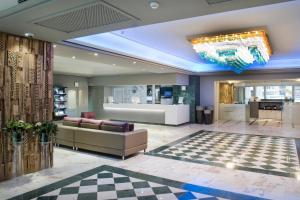 Posezení v ubytování Sallés Hotel Pere IV + 37 fotografií