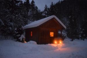 Camping und Chalet Saggraben v zime