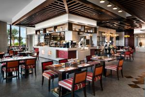 Restoran atau tempat lain untuk makan di Fairmont Ajman