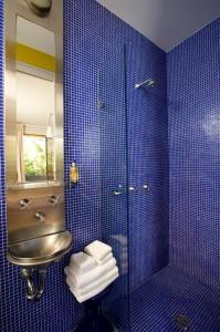 Dive Hotel tesisinde bir banyo