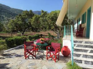 Gallery image of Mouragio Apartments in Tiros