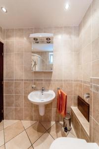 Koupelna v ubytování daMonte – Apartments and rooms + 37 fotografií