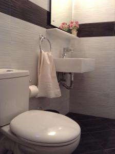 Kúpeľňa v ubytovaní Nikoletta Rooms + 37 fotografií