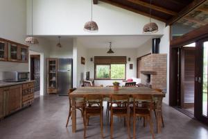 Η κουζίνα ή μικρή κουζίνα στο Casa da Ferrugem +56 φωτογραφίες